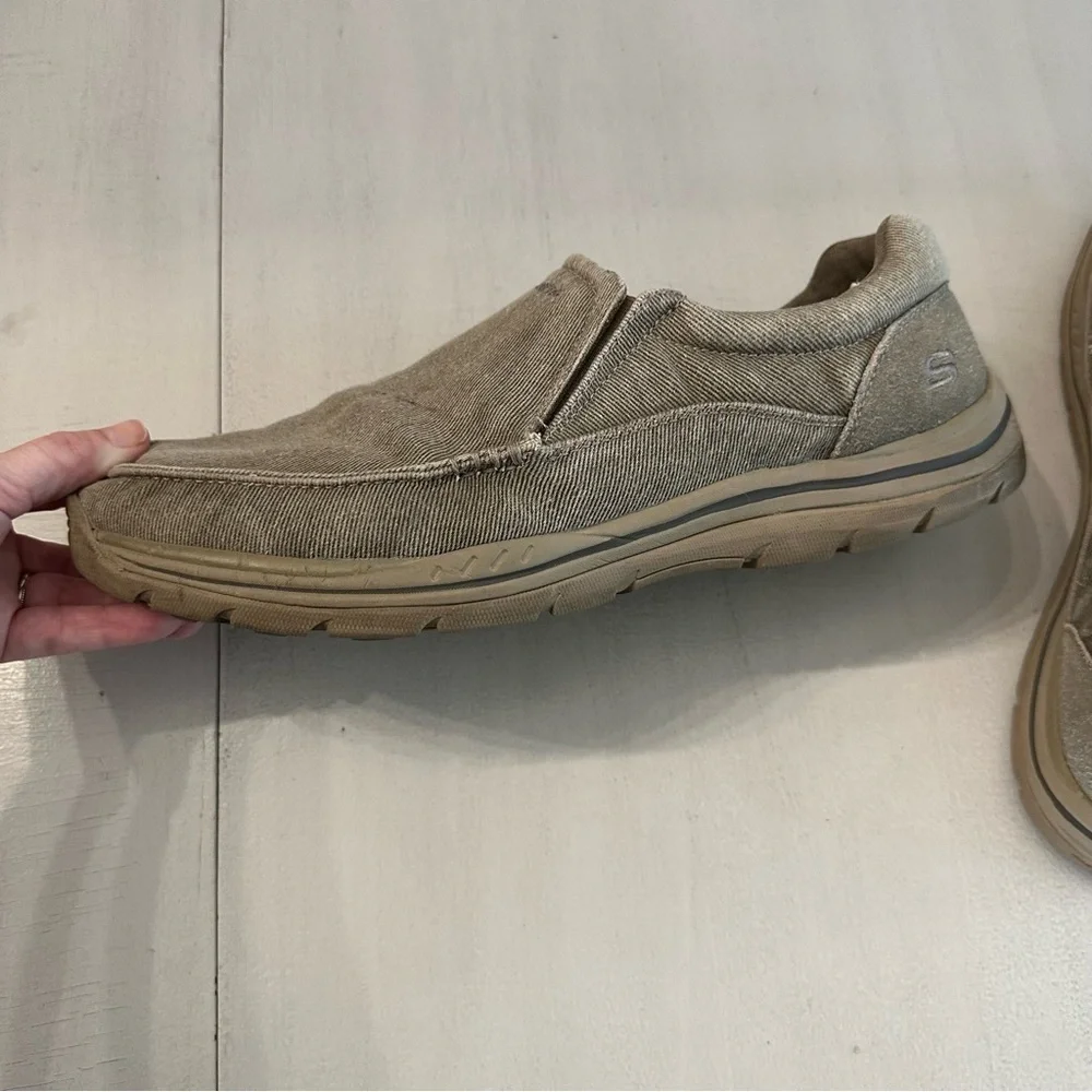 Skechers Men’s Relaxed Fit Memory Foam Khaki Canvas Slip On Shoes Sz 13 GUC